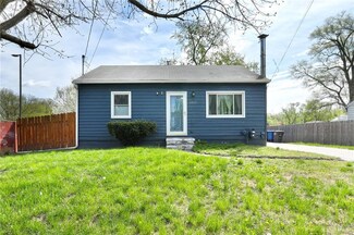 3917 E 9th St, Des Moines, IA 50316