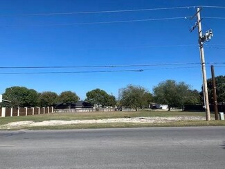 201 W Cantu Rd, Del Rio, TX 78840