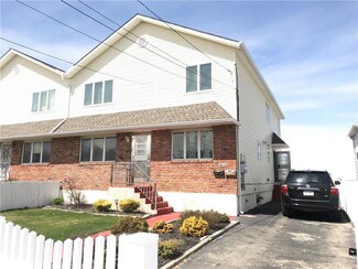 69-12 Bayfield Ave, Far Rockaway, NY 11692