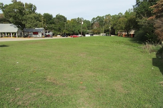 1248 W Church St, Livingston, TX 77351