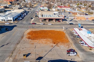 202 E Main St, Weatherford, OK 73096