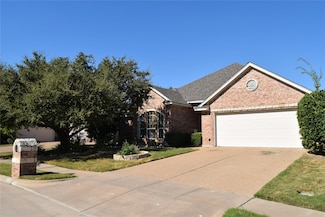 1004 Greenbriar Ct, Fort Worth, TX 76179