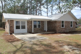 160 Sue Ln, Defuniak Springs, FL 32435