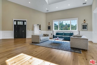 19633 Wells Dr, Tarzana, CA 91356