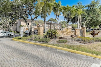 2846 S University Dr Unit 4104, Davie, FL 33328