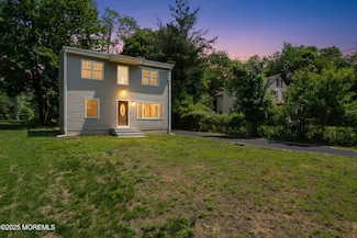132 Millhurst Rd, Manalapan, NJ 07726