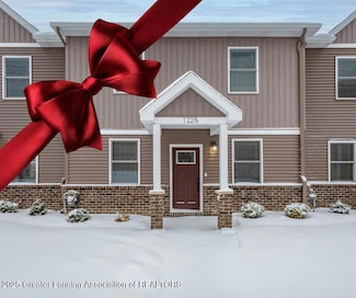 1225 W Saginaw St, Lansing, MI 48915