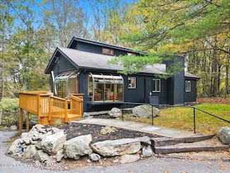 448 Bernadine Dr, Stroudsburg, PA 18360