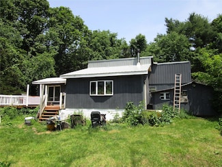 16 Field Rd, Elizaville, NY 12523