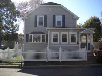 56 Fairlawn St, Lowell, MA 01851