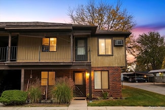 30442 Utica Rd, Roseville, MI 48066