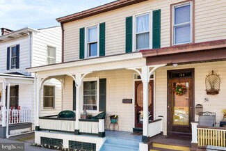 53 Perry St, Lambertville, NJ 08530