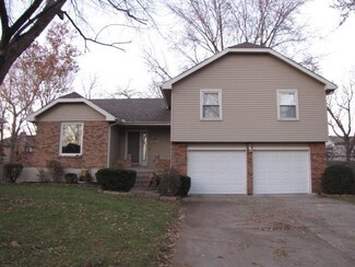 8606 Linda Ln, Pleasant Valley, MO 64068
