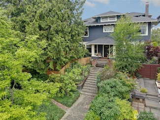 5202 S Holly St, Seattle, WA 98118