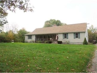 23 Pleasant St, Mendon, MA 01756