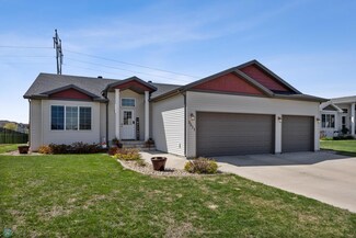 3511 50th St S, Fargo, ND 58104