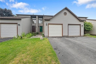 8493 Bubbling Springs Dr, Baldwinsville, NY 13027
