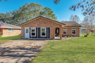 1131 Bobby St, Pearland, TX 77581