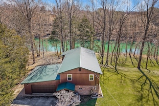 524 Luckey Ln, Sparta, TN 38583