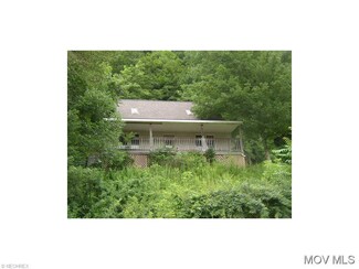 529 Creekside Ln, Saint Marys, WV 26170