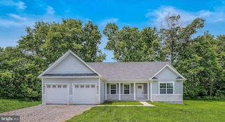 118 Fox Lair Ln, Summit Point, WV 25446