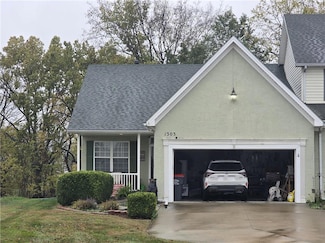 1303 N 158th St, Basehor, KS 66007