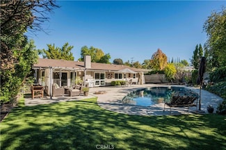 5329 Blanco Ave, Woodland Hills, CA 91367