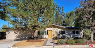 22469 Sentar Rd, Woodland Hills, CA 91364