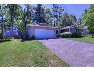 443 S 68th Place, Springfield, OR 97478