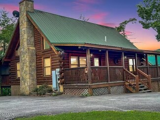 532 Chickasaw Gap Way, Pigeon Forge, TN 37863