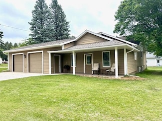 222 Dogwood Ave NW, Menahga, MN 56464
