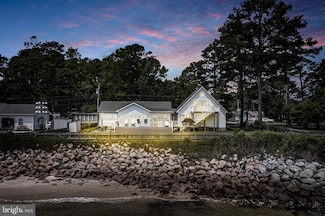 13 Leming Ave, Reedville, VA 22539