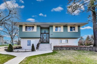 1533 Hartmann Dr, Schaumburg, IL 60193