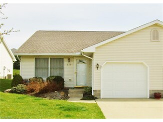 379 Spruce St, Barberton, OH 44203