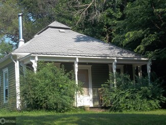 400 N Division St, Creston, IA 50801