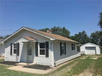 307 W Walter Ln, Saint Joseph, MO 64504