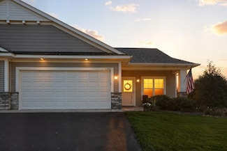 1302 10th St N, Hudson, WI 54016