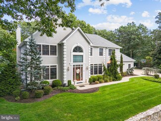6 Constitution Dr, Southampton, NJ 08088