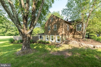 3563 Aquetong Rd, New Hope, PA 18938