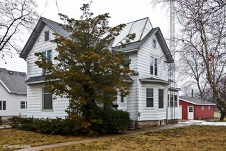 438 Breckenridge St, Mayville, WI 53050