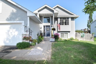 1916 Independence St S, Cambridge, MN 55008