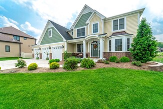 7411 Nature View Dr, Schererville, IN 46375