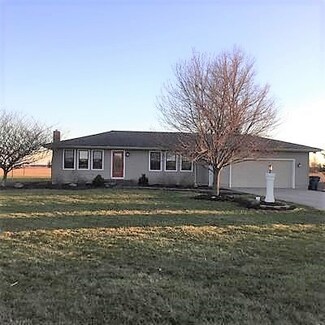 17520 Woodburn Rd, Woodburn, IN 46797