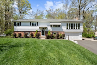 75 Summit Dr, North Branford, CT 06471