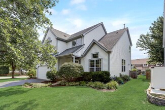 903 Adderly Ln, Gurnee, IL 60031