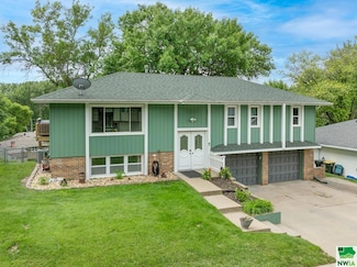 5318 Wellington Ave, Sioux City, IA 51106