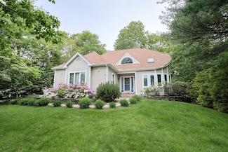 14 Thompson Ct, Stoughton, MA 02072