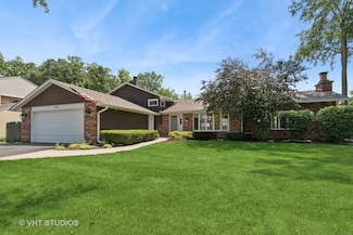 630 Smith Ave, Lake Bluff, IL 60044