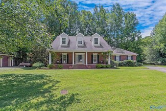 3009 Summit View Cir SE, Brownsboro, AL 35741
