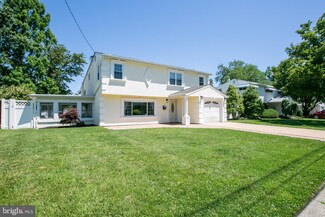 20 Livingston Dr, Trenton, NJ 08619